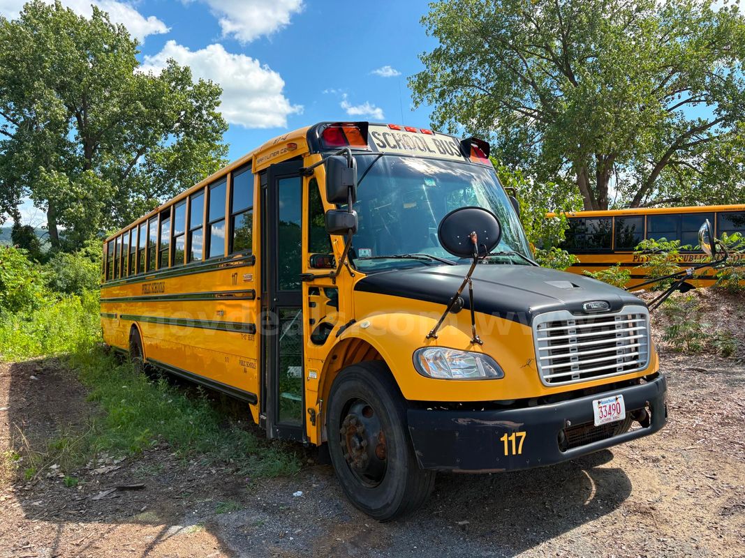 2015 Freightliner B2 Bus Chassis