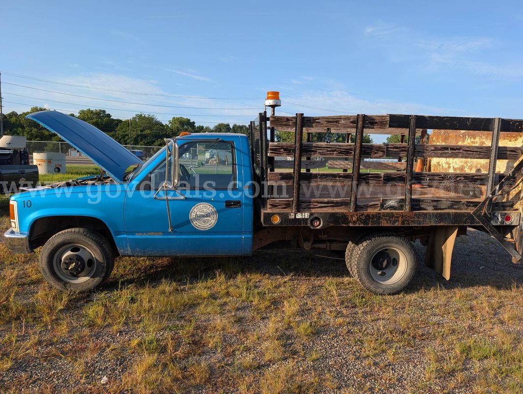 1992 CHEVY CHEYENE 3500 STAKE TRUCK