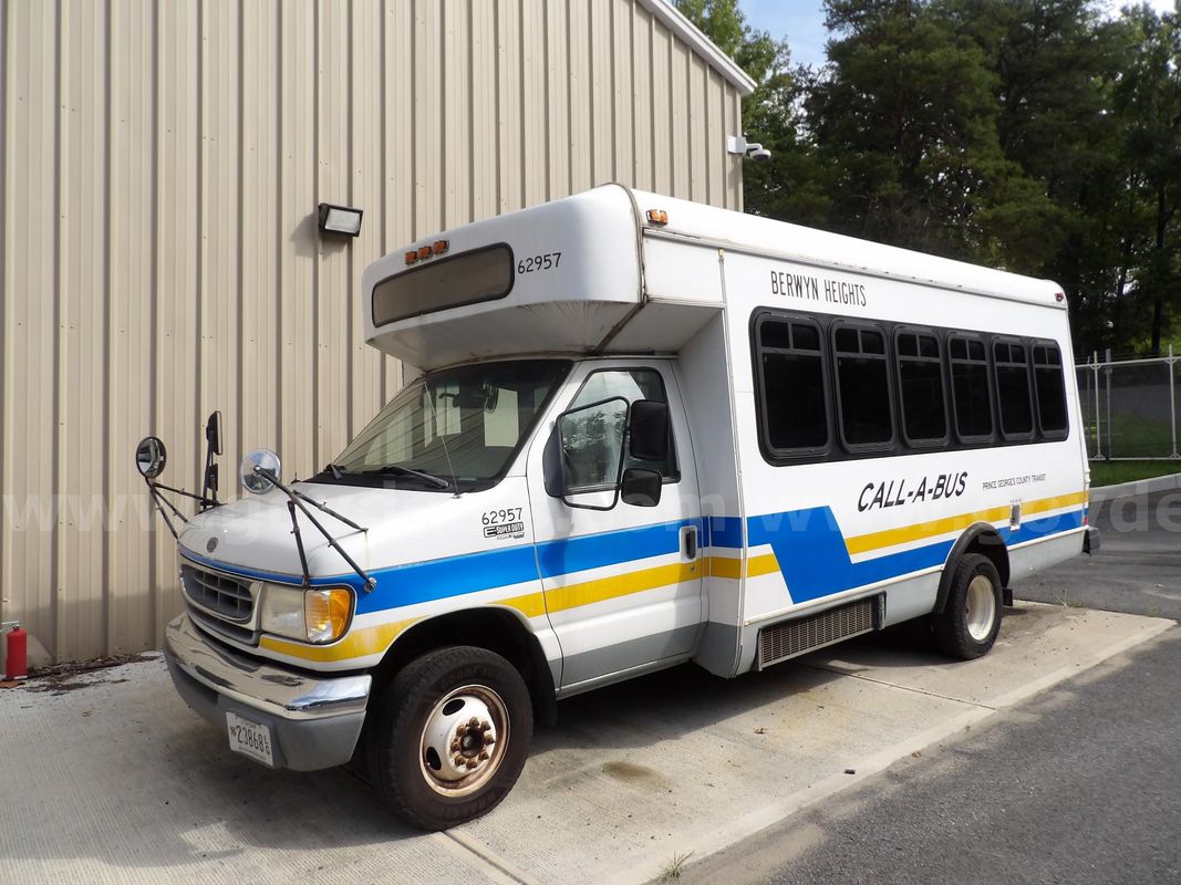 1998 Ford E450 SD Econoline Transit Bus - Diesel
