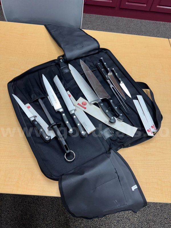 Mundial Chef's Knife Set