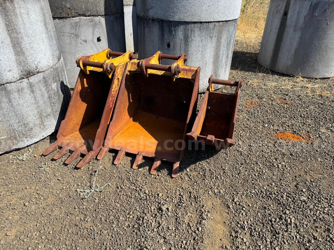 3 Digging Buckets