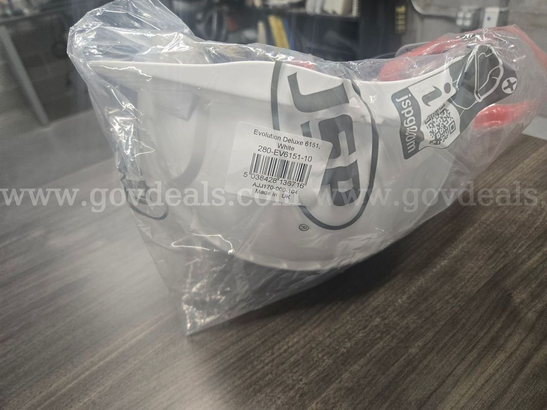JSP Evolution Deluxe 6151 hard hats (6 total)