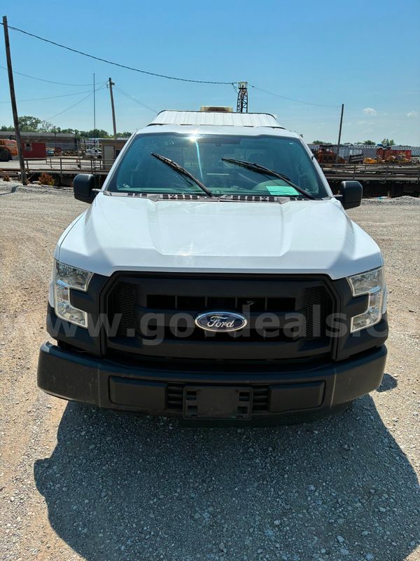 Unit 16427 - 2016 Ford F-150, 4x2, Reg cab 3.5L V6, tires LT245/70R17