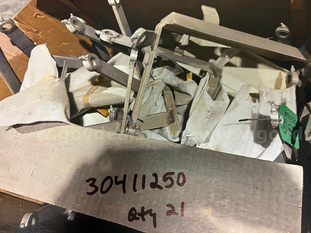P/N: 30411250 (quantity 21) Cover, Coupler Pin Block A&B Ends Highliner