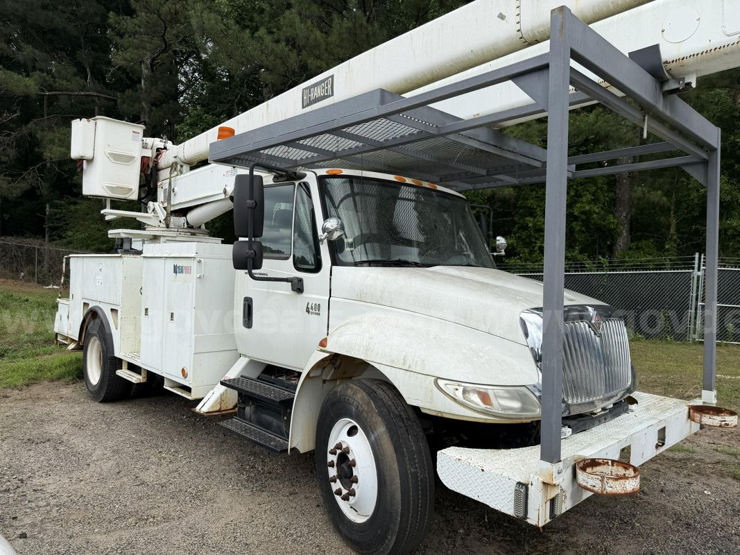 2004 International 4400