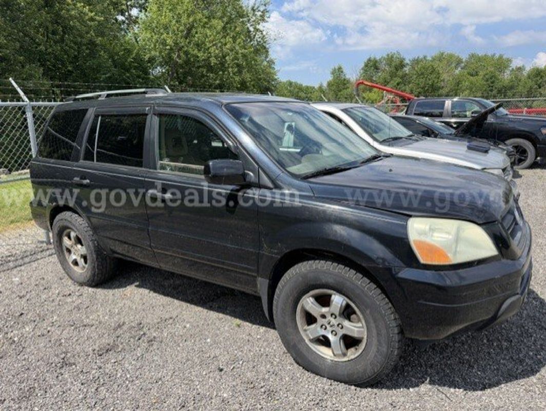 2004 Black Honda Pilot