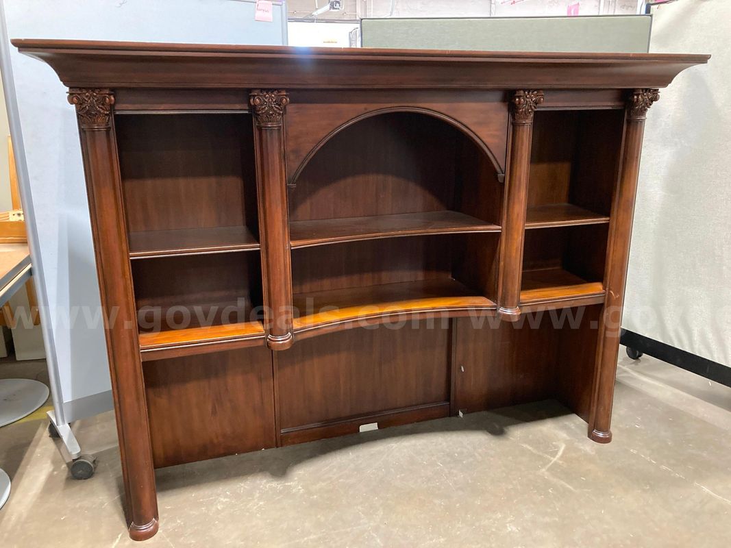 (1) Sligh Furniture Ellis Line Model 4029-1-CP Bookshelf