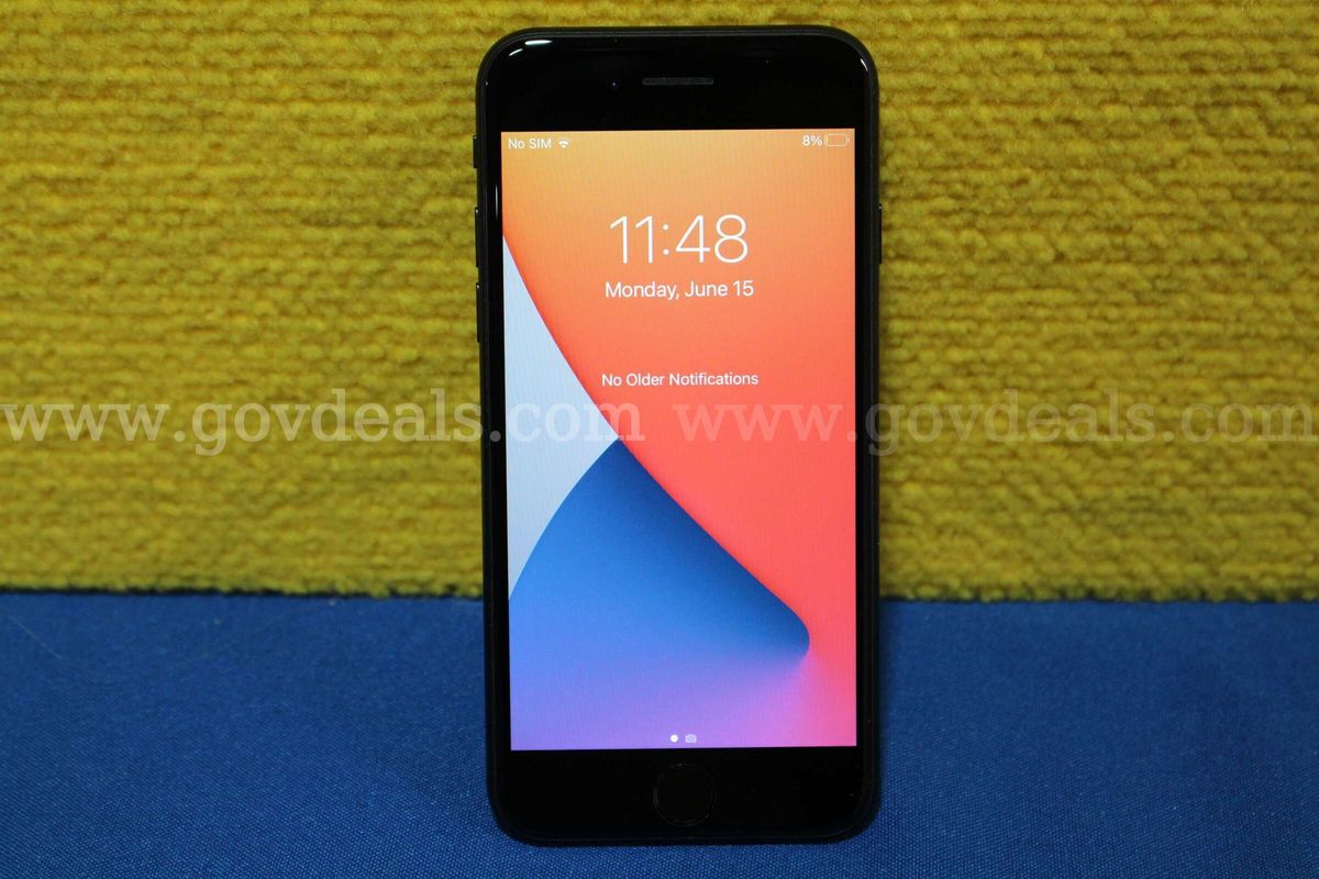 (1) Apple iPhone SE 2020 4.7"