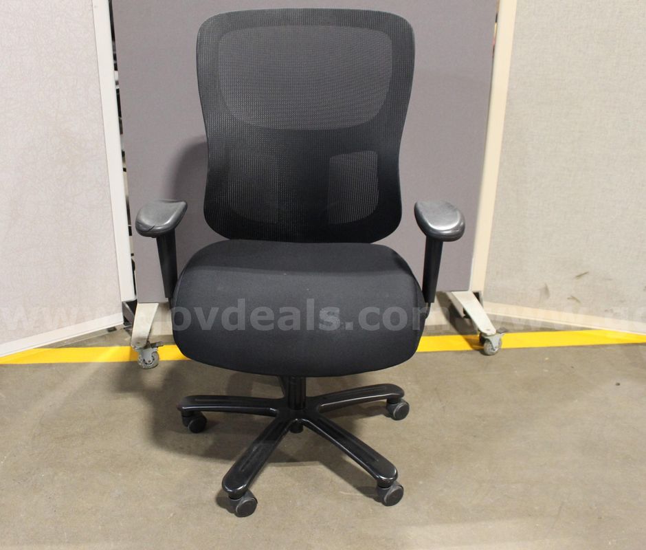 (1) Mesh Office Chair