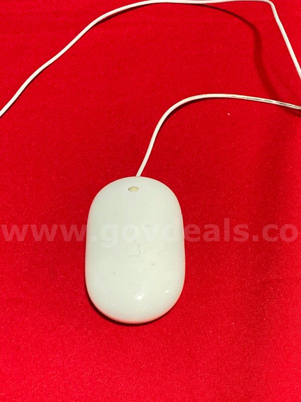 (1) Apple USB Wired Mouse