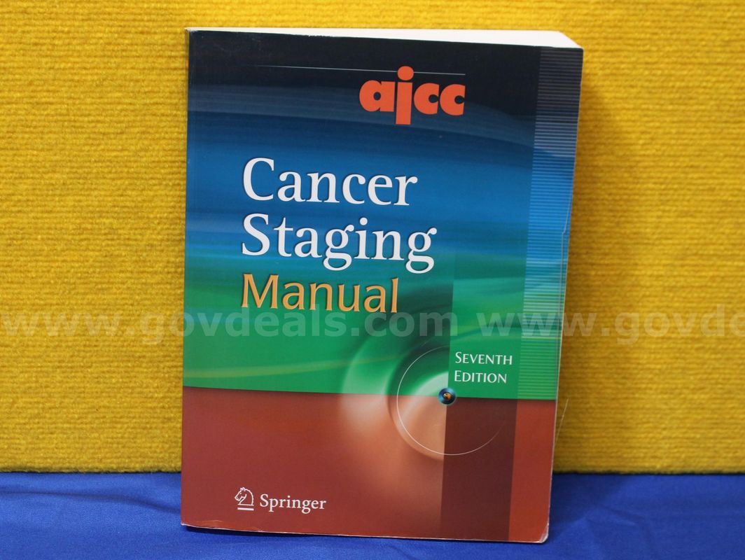 (1) AJCC Cancer Staging Manual (7th Edition) Book