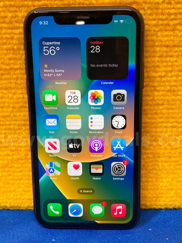 (1) Apple iPhone 11
