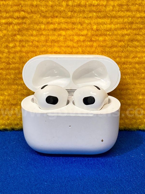 (1) Apple Airpods 3rd Generation