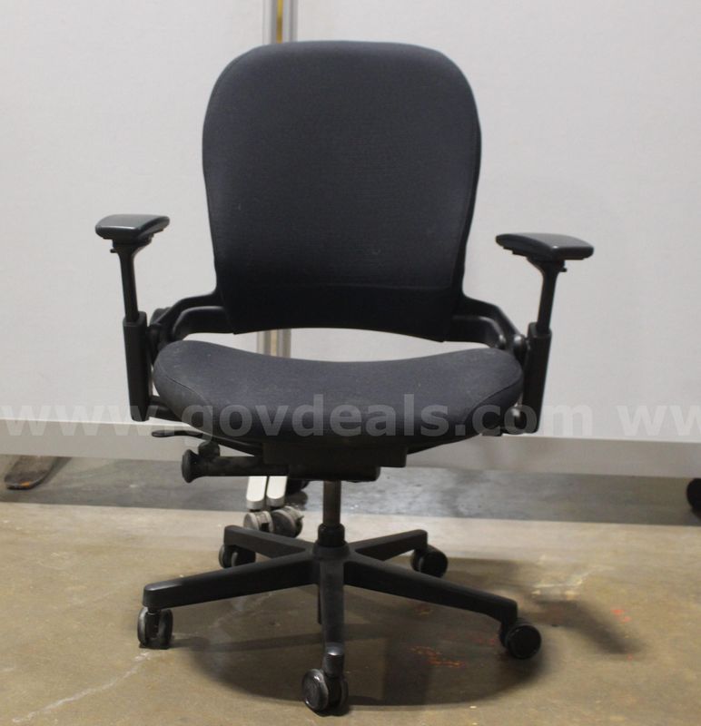 (1) Steelcase Leap Task Chair