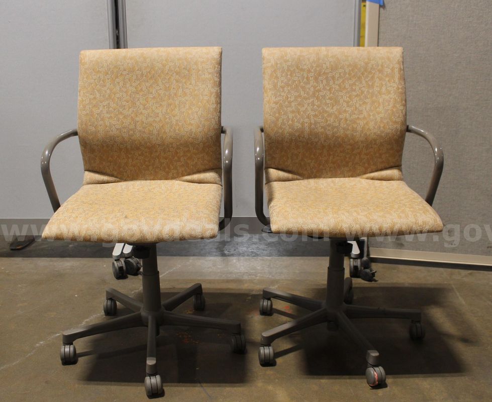 (2) Steelcase Swivel Task Chairs