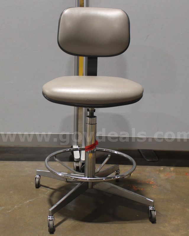(1) Steelcase Adjustable Drafting/Lab Chair