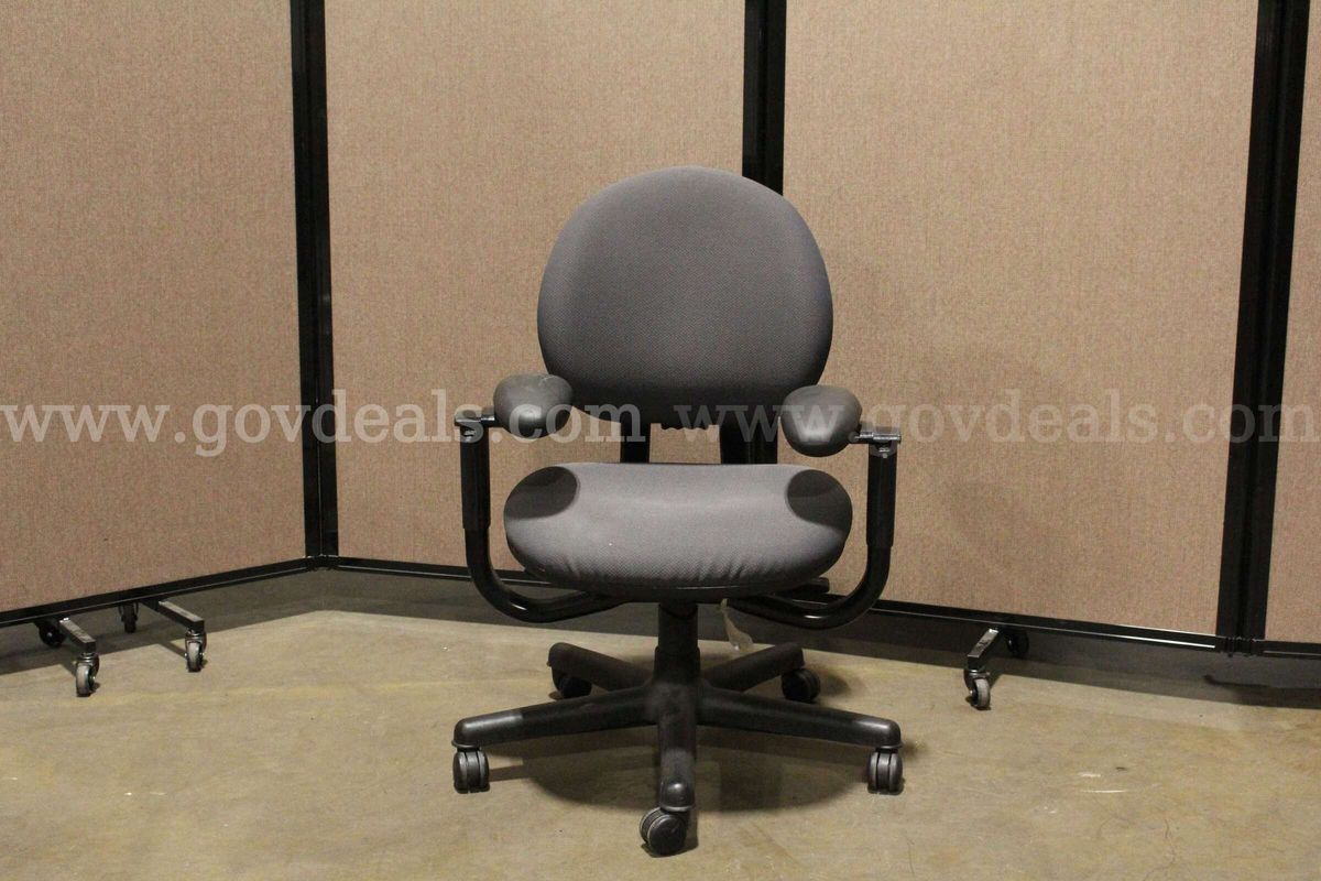 (1) Steelcase Office Chair