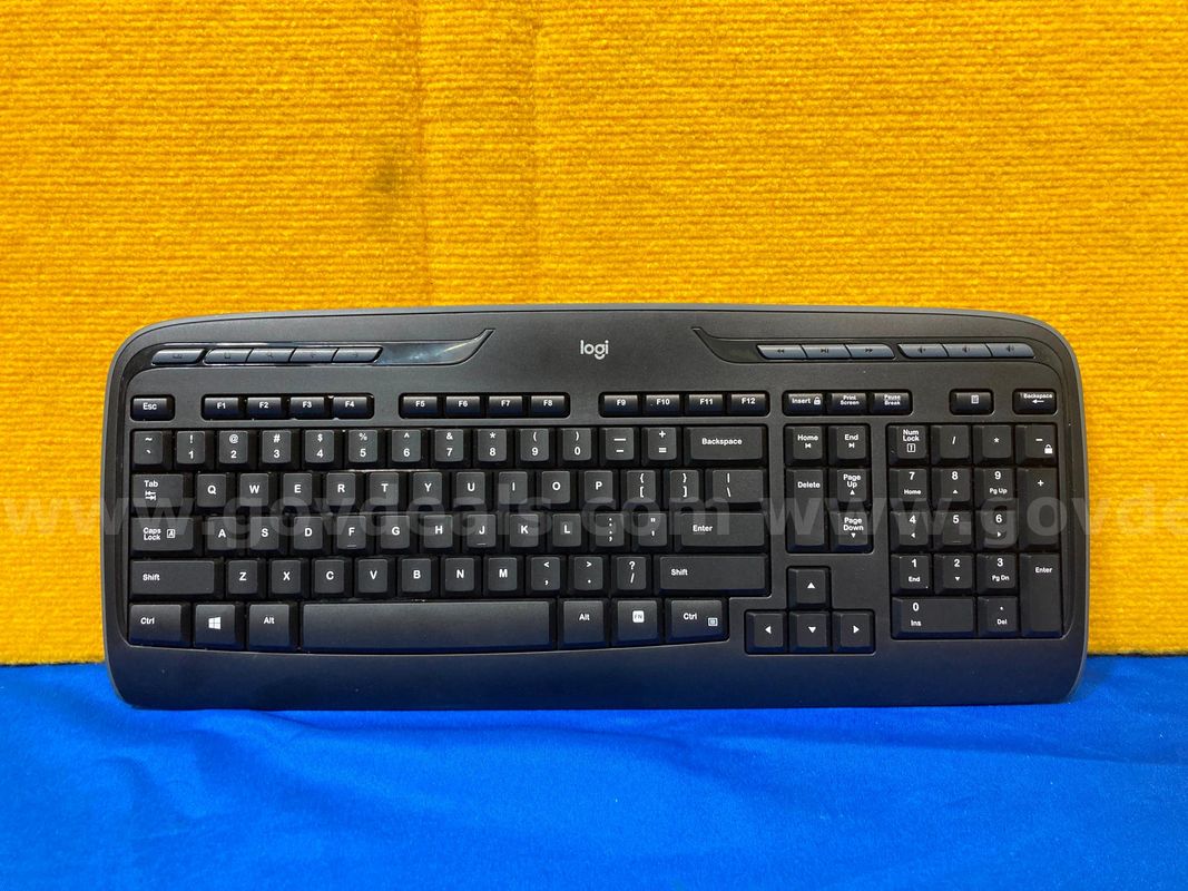 (1) Logitech K330 Wireless Keyboard