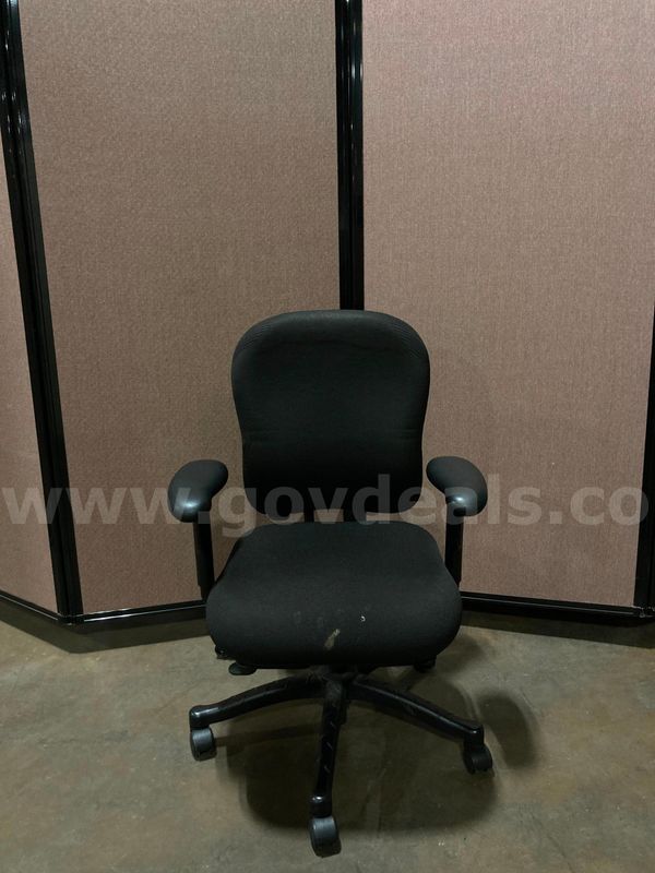 (1) Knoll, Inc Mesh Office Chair