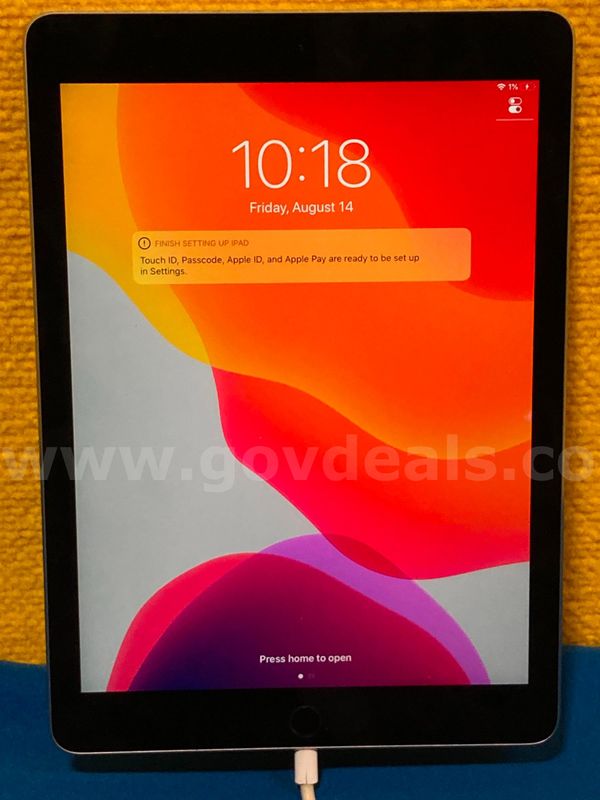 (1) Apple iPad Air 2