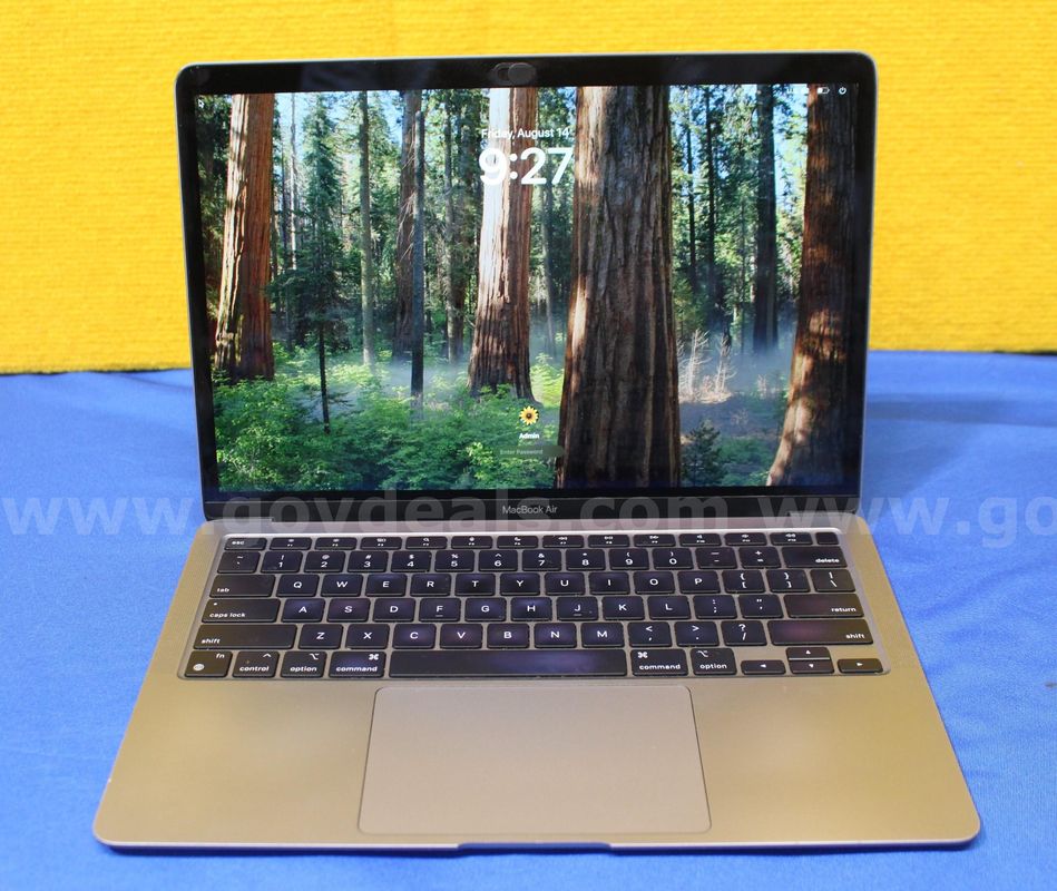 (1) Apple MacBook Air, 2020 Apple M1, 16GB RAM, 1TB SSD, OS: Sequoia 15.7.9