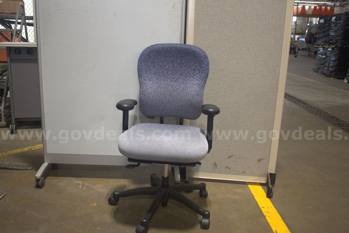 (1) Knoll Office Task Chair