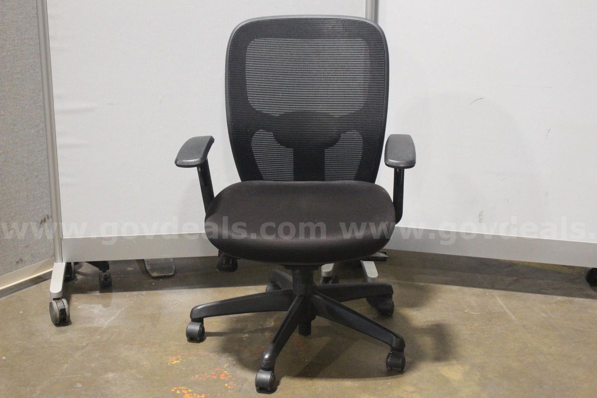 (1) Leixin Mesh Back Office Chair