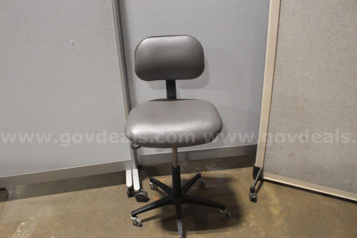 (1) Biofit Padded Lab Task Chair