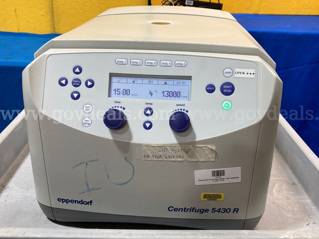 (1) Eppendorf Centrifuge 5430R [IU039591]
