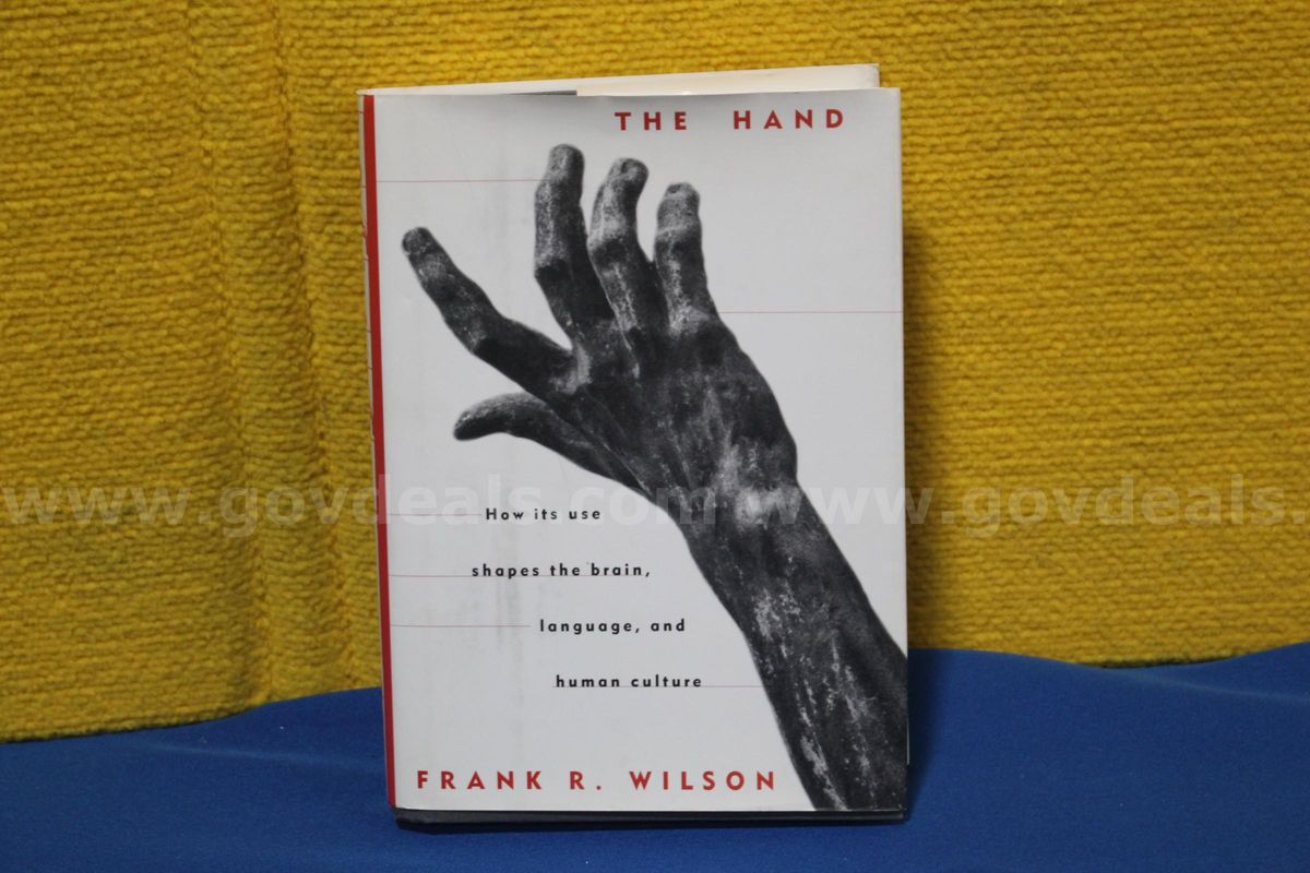 (1) The Hand - How its use Shapes the Brain, Language, and Human Culture Book
