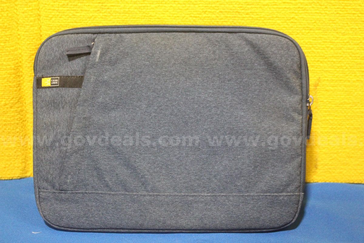 (1) Case Logic Laptop Bag
