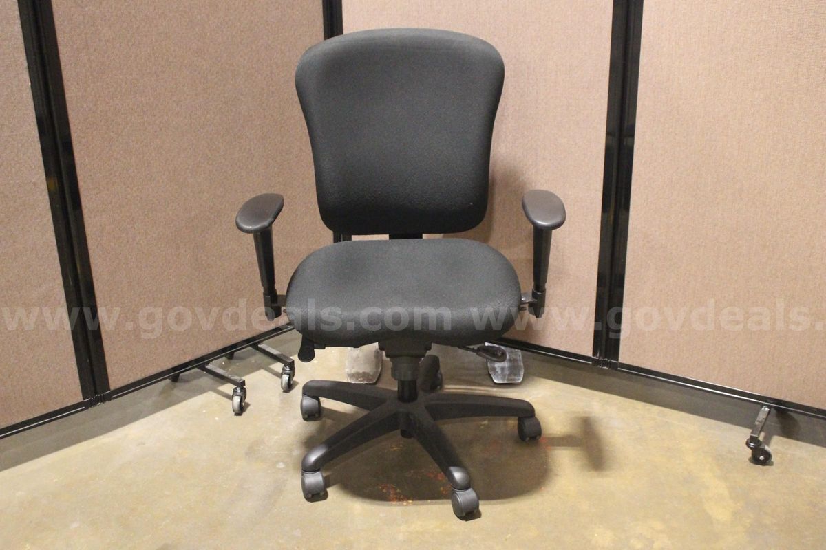 (1) KI Padded Office Chair