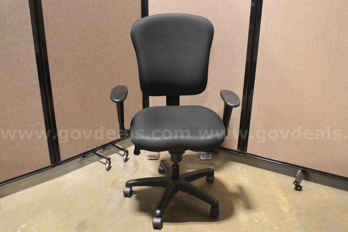 (1) KI Padded Office Chair