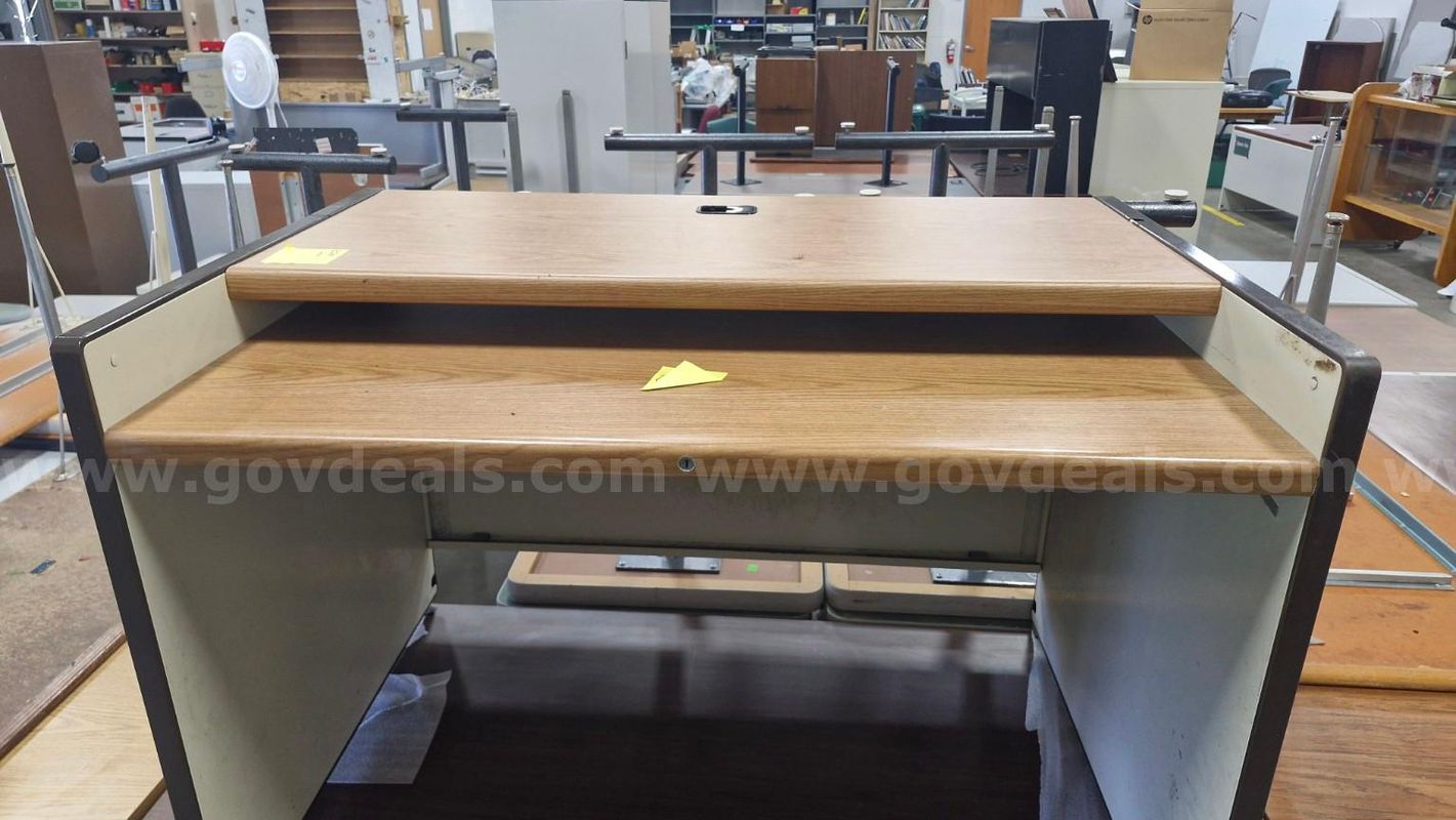Single Used Office / Computer Desk