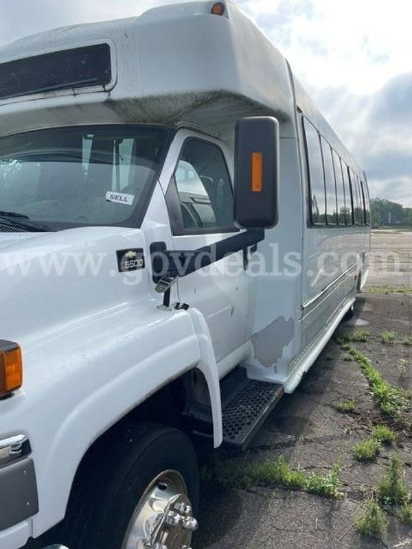 2007 Chevrolet C5V042 Bus