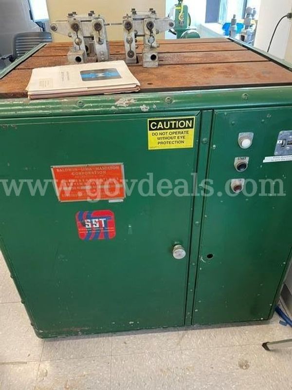 Universal Fatigue Testing Machine