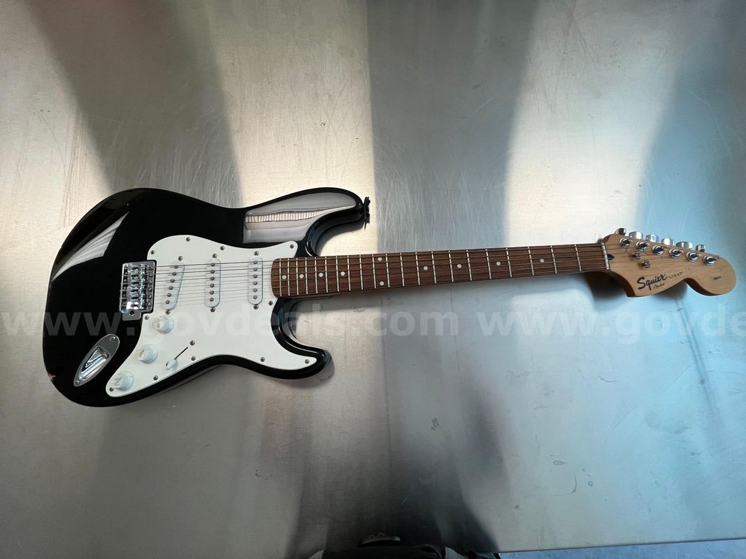 Squier Strat by Fender 20th Anniversary Edition electric guitar