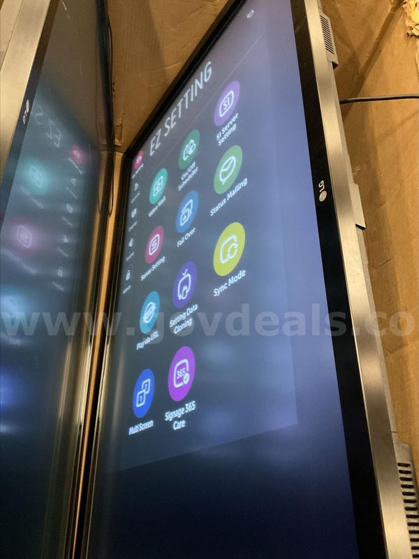 55in COMMERICIAL-GRADE DIGITAL SIGNAGE DISPLAY (qty 1)