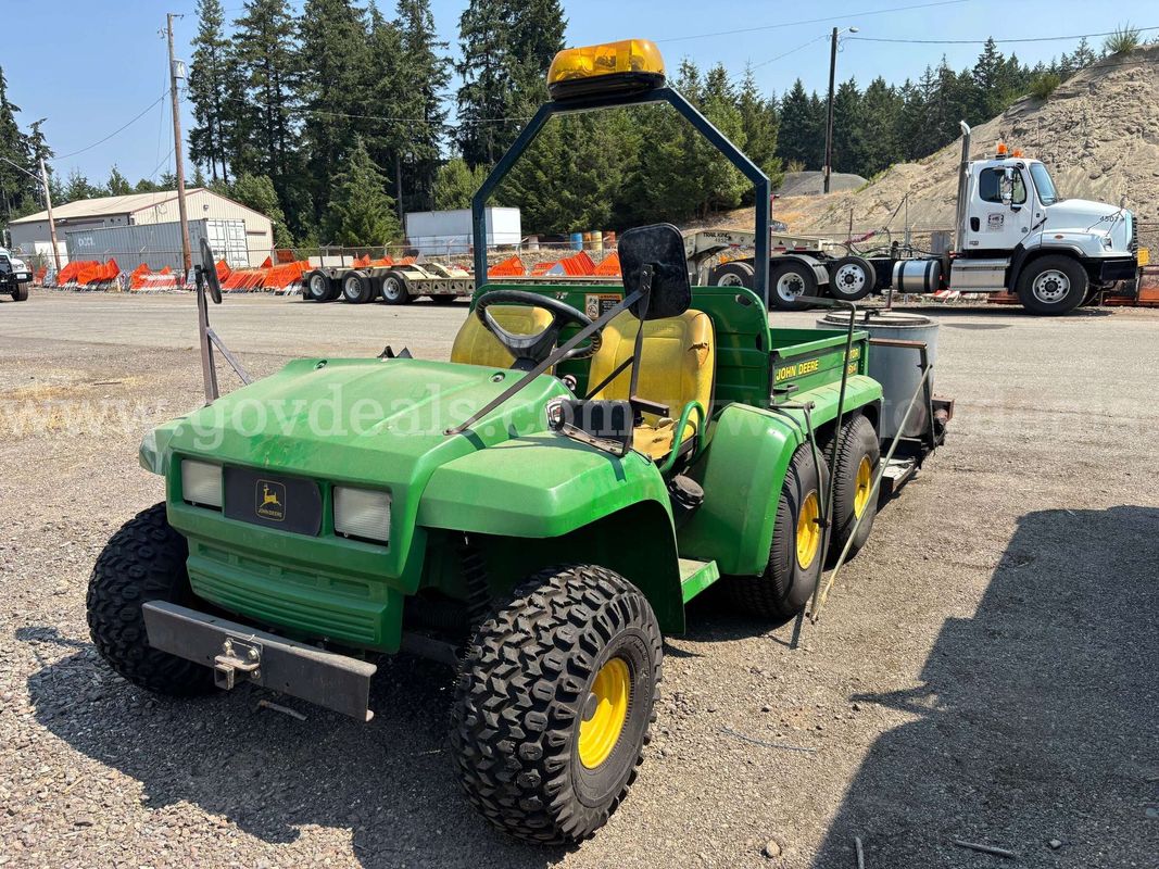 John Deere Gator