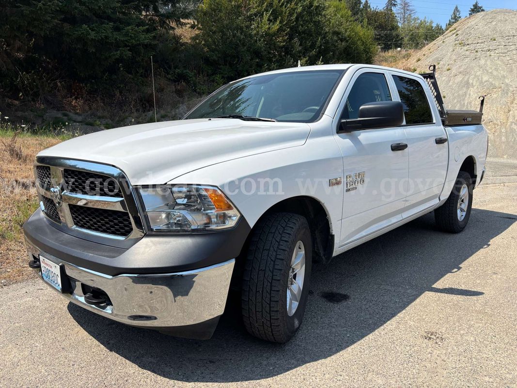 2023 RAM 1500 4WD *Low Miles*