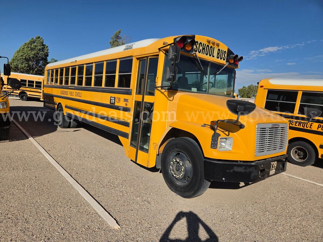 2005 FREIGHTLINER FS65 School Bus