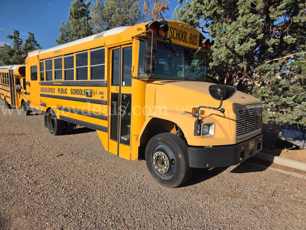 2006 FREIGHTLINER FS65 School Bus
