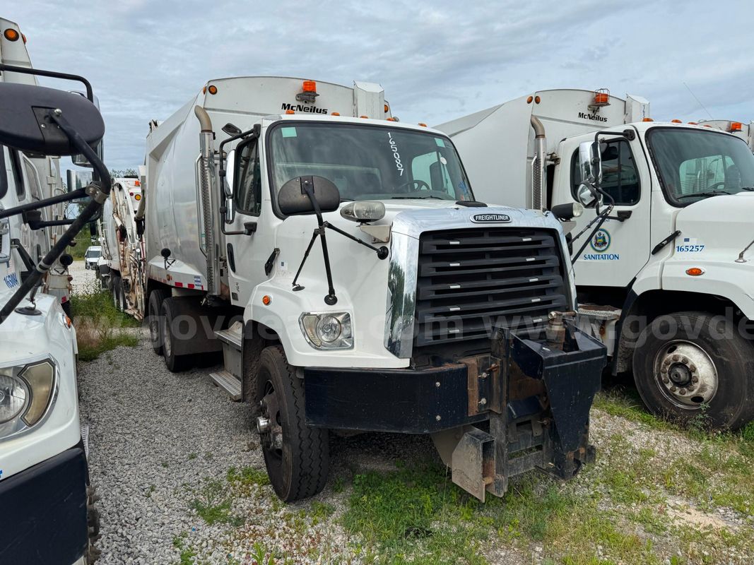 2016 Freightliner 108SD 20YD Compactor LOT810 - 165087 - R