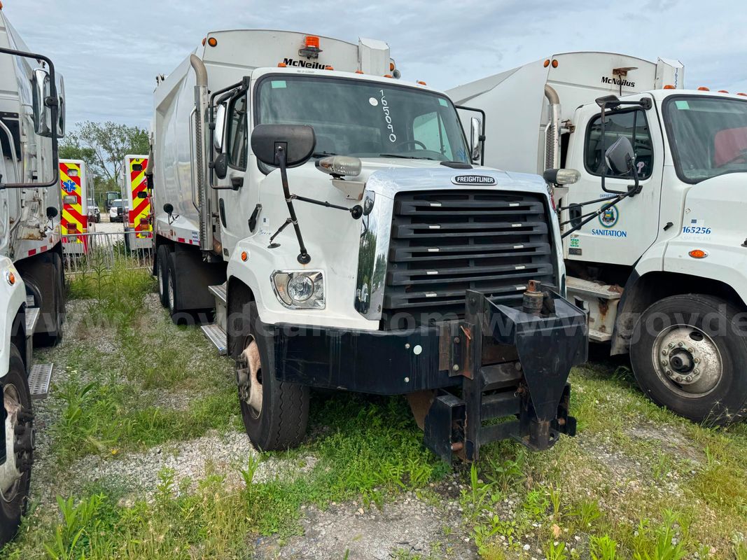 2016 Freightliner 108SD 20YD Compactor LOT811 - 165090 - R