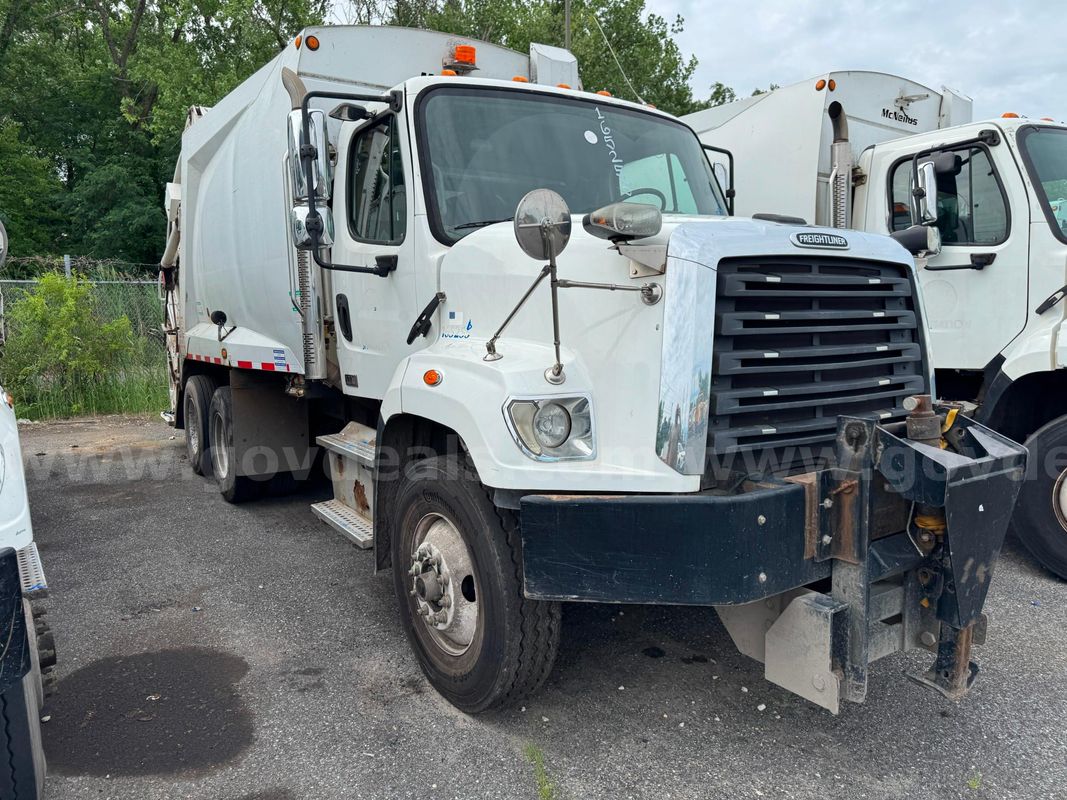 2016 Freightliner 108SD 20YD Compactor LOT807 - 165255 - R