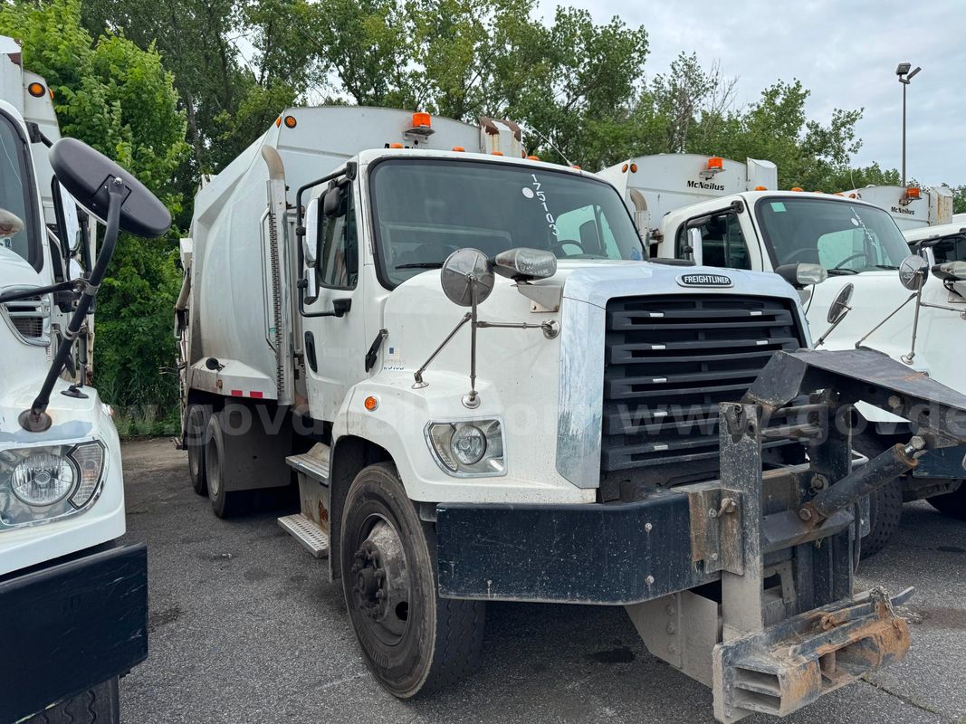 2017 Freightliner 108SD 20 YD Compactor LOT802 - 175103 - R