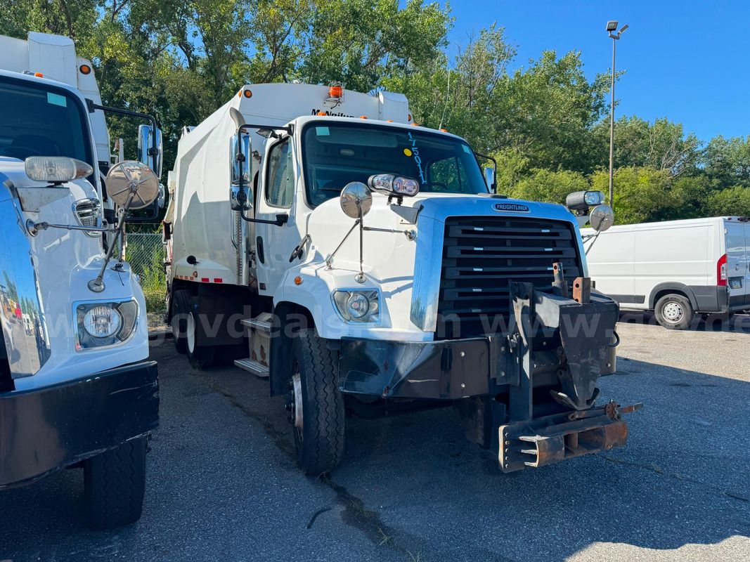 2017 Freightliner 108SD 20YD Compactor LOT6 - 175011 - R