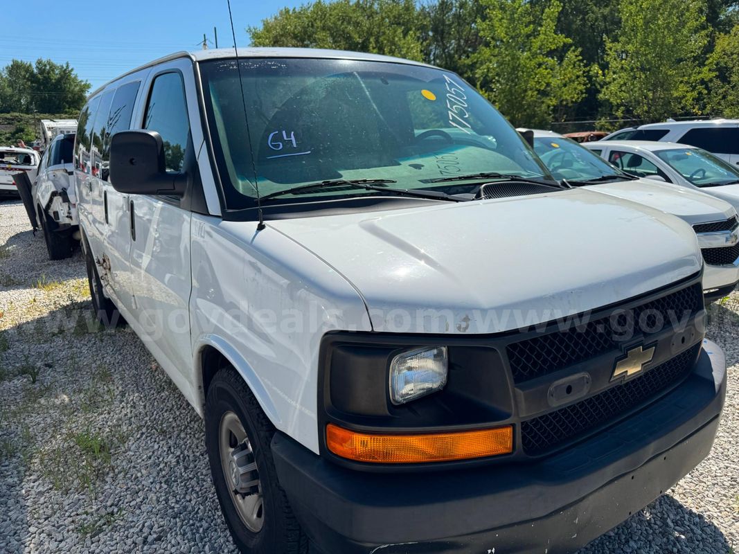 2017 Chevrolet Express LOT64 - 175057 - R
