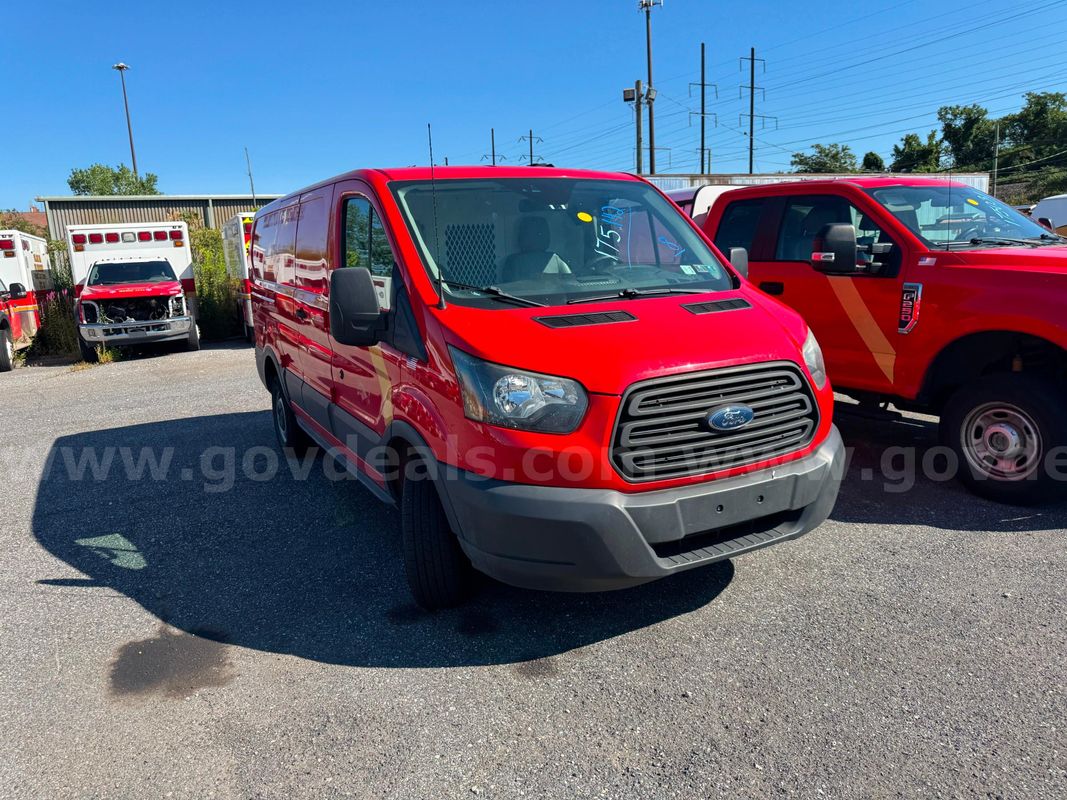 2017 Ford Transit LOT8 - 175142 - R