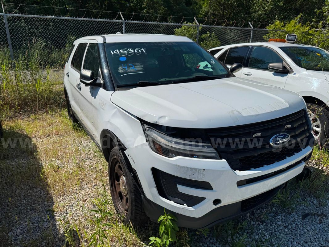 2019 Ford Interceptor SUV LOT42 - 195301 - NR